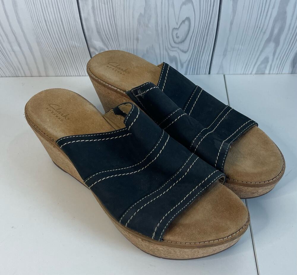 Clarks artisan Black Slip On Wedge Heel Aandals Cork Women’s Size 10 WIDE